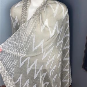 2 Chic Grey Graphic Long Scarf, New without tags